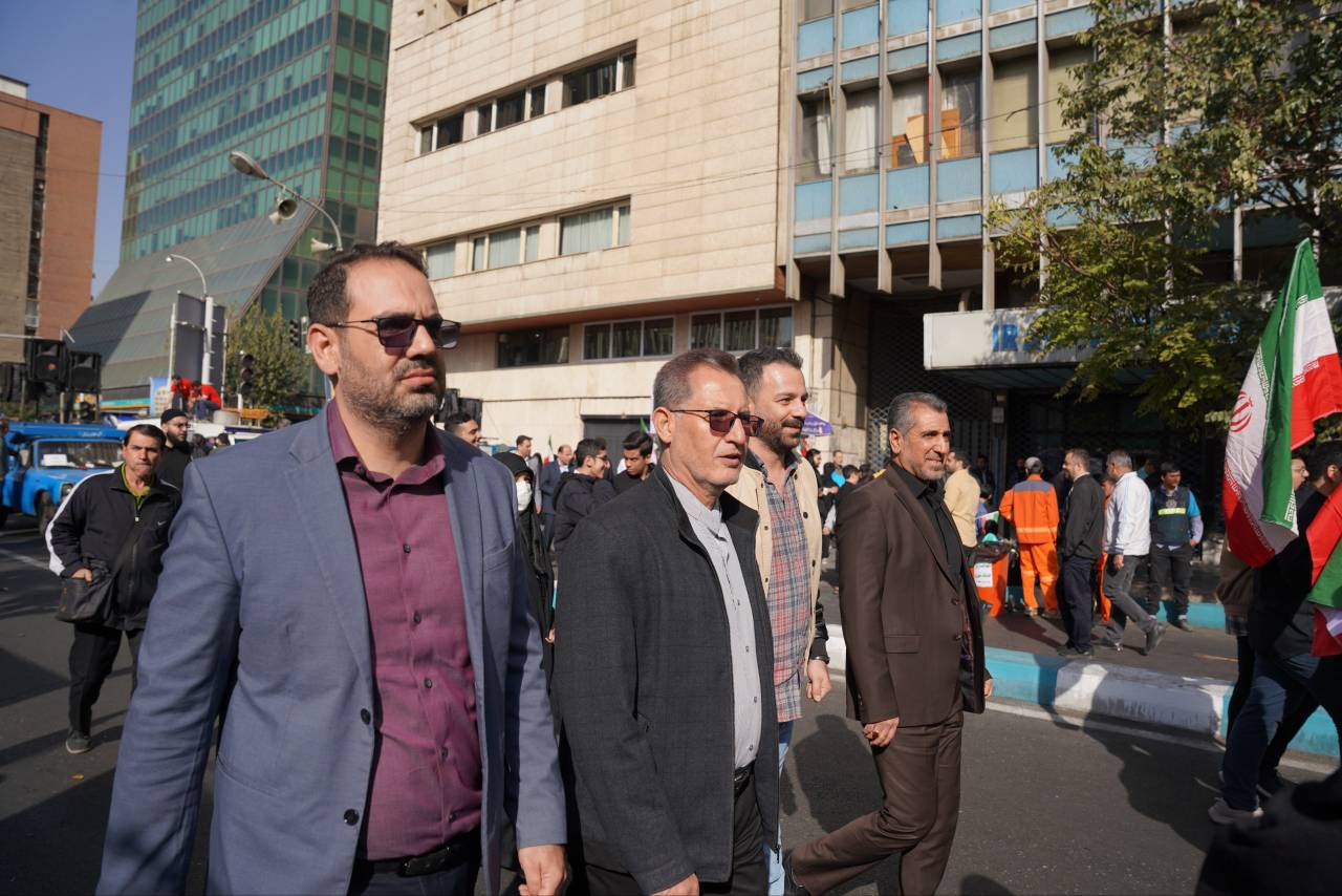 حضور رییس و اعضای فدراسیون ورزش‌های همگانی در راهپیمایی یوم الله ۱۳ آبان